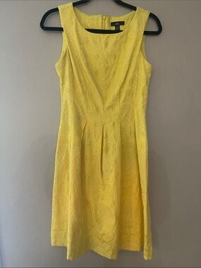 R&K sz 4 Bright Yellow Sleeveless Fit & Flare Dress pattern texture